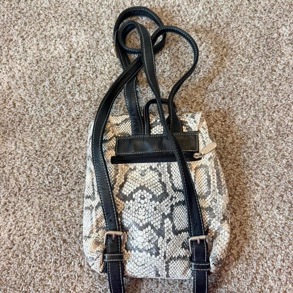 Vintage y2k guess backpack faux - Picture 2 of 6